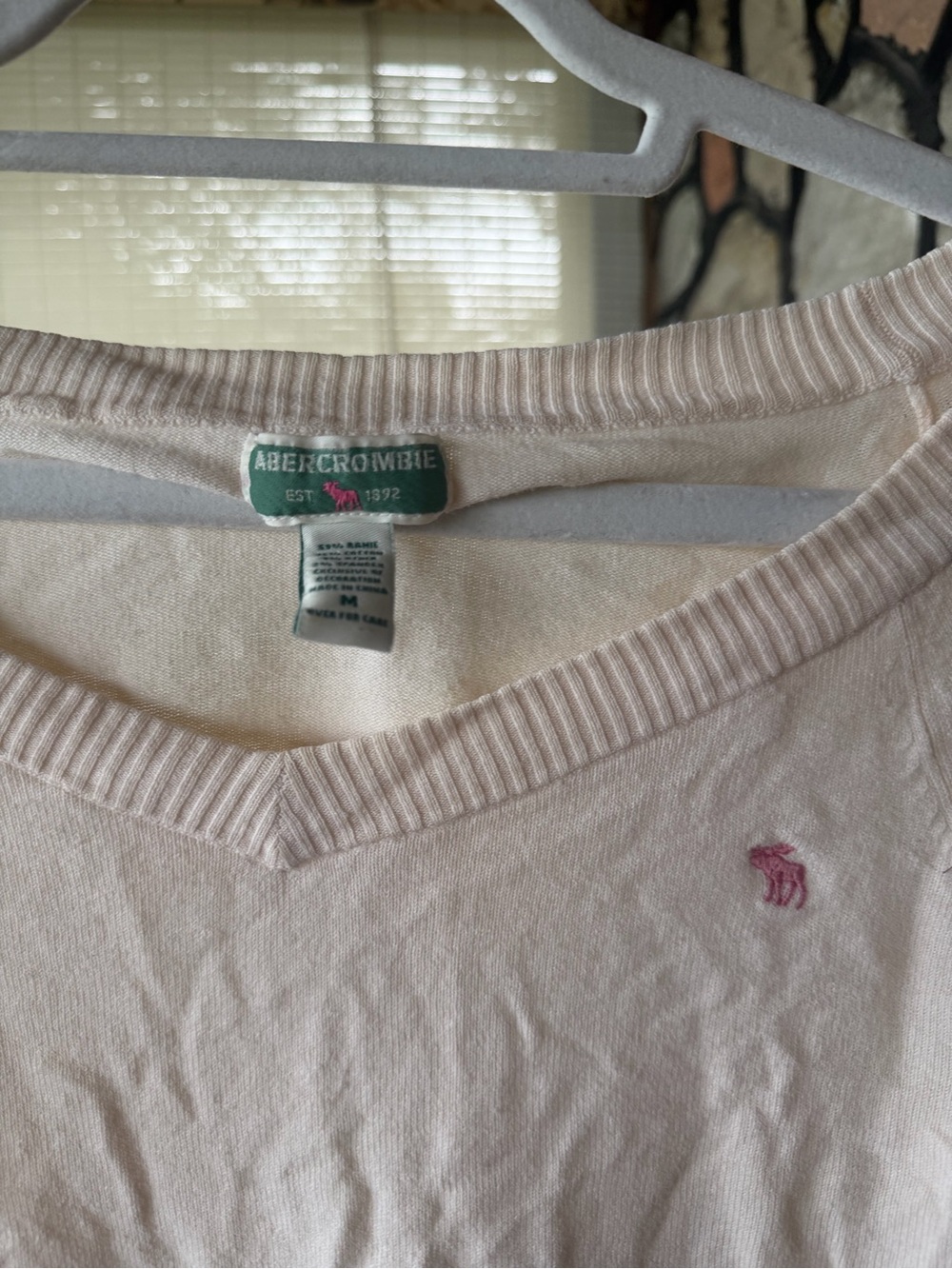Vintage Abercrombie Cream V-Neck Sweater with Pink Embroidery